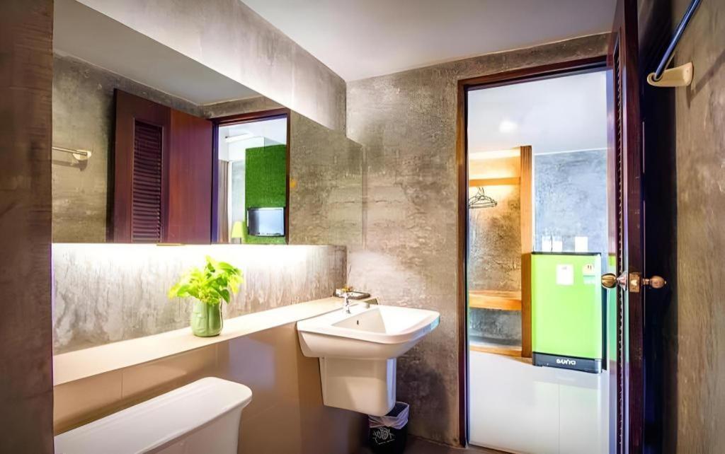 Hotel B2 Boutique And Budget